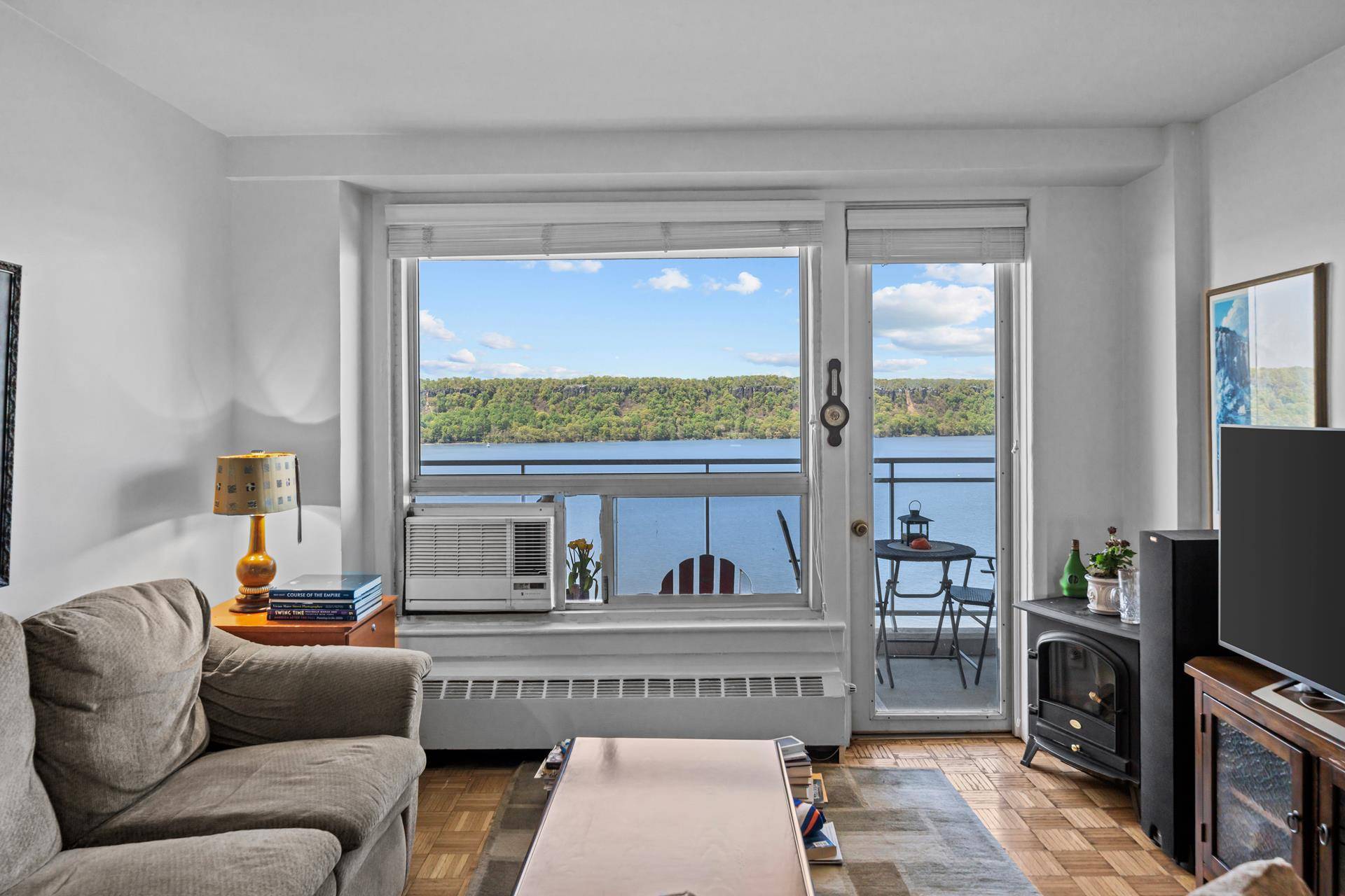 Bronx, NY 10463,2575 PALISADE Avenue #11E