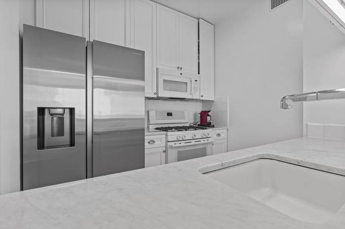 Manhattan, NY 10069,200 Riverside Boulevard #30-B