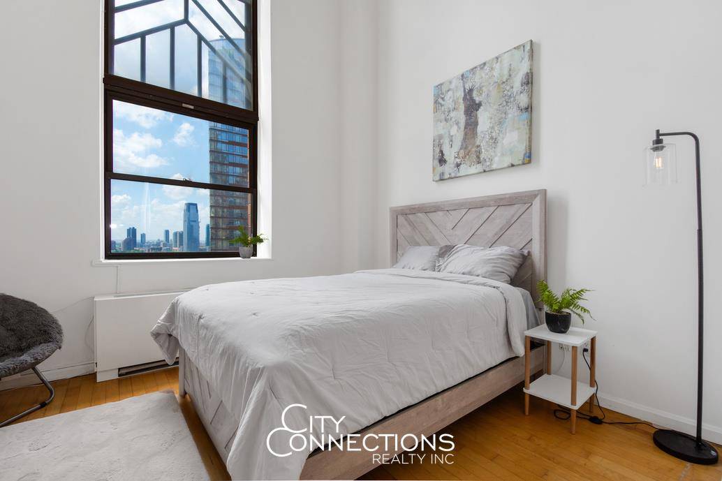 Manhattan, NY 10004,20 West Street #19-C
