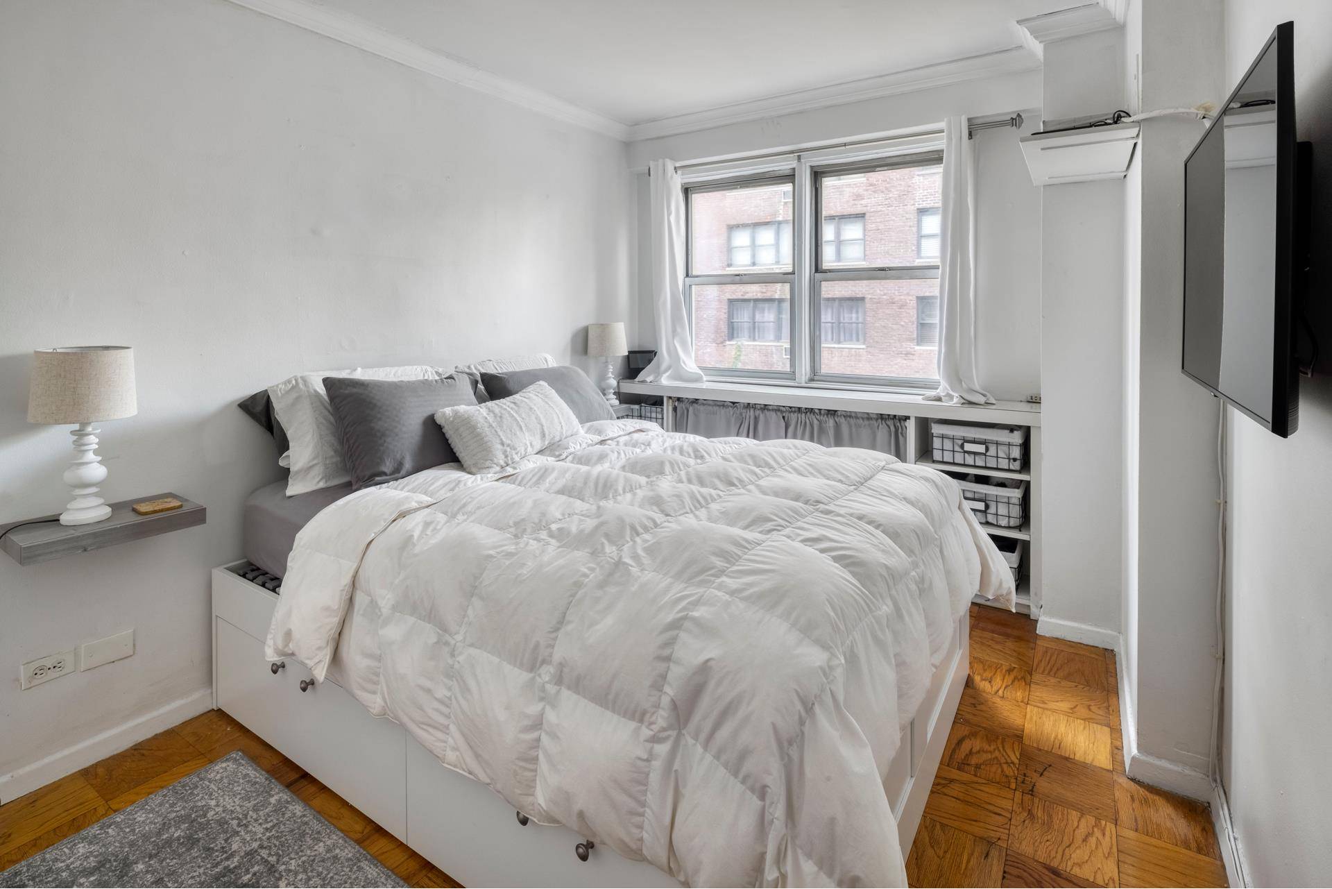 Manhattan, NY 10016,245 E 35TH Street #8H