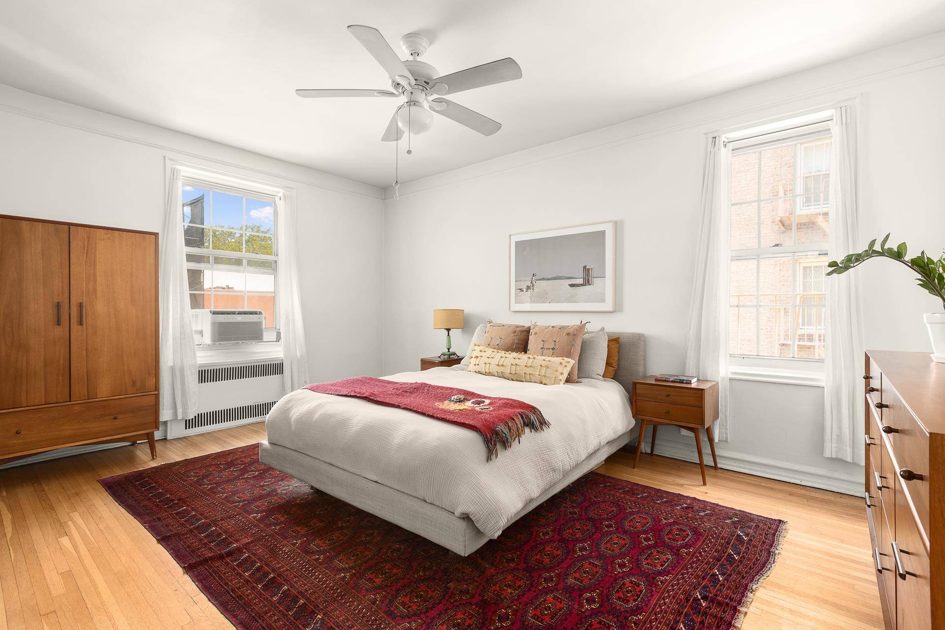 Brooklyn, NY 11238,360 CLINTON Avenue #4M