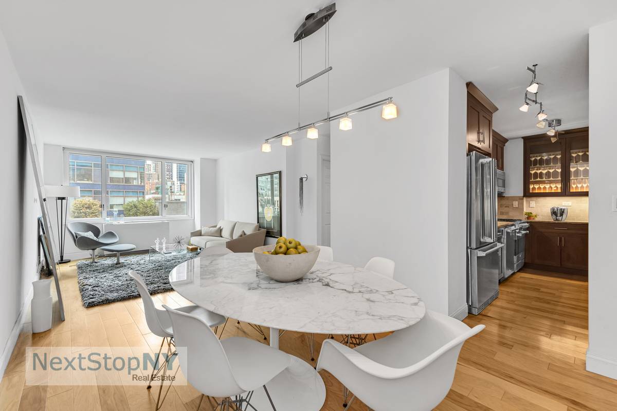 Manhattan, NY 10022,245 E 54TH Street #5R