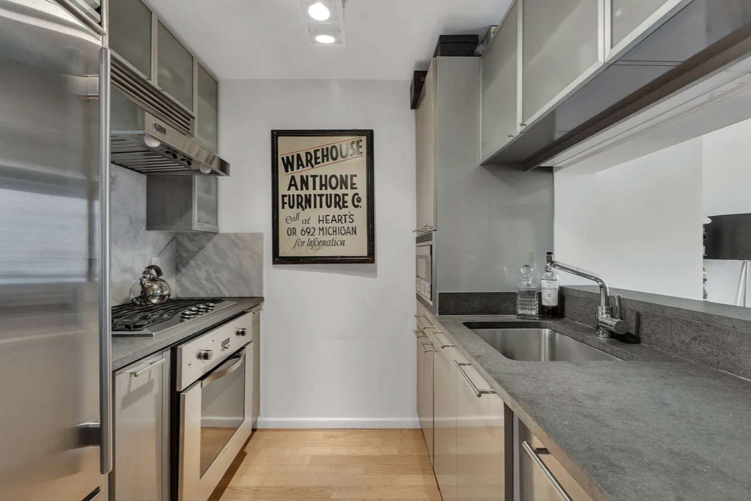 Manhattan, NY 10007,200 CHAMBERS Street #5L