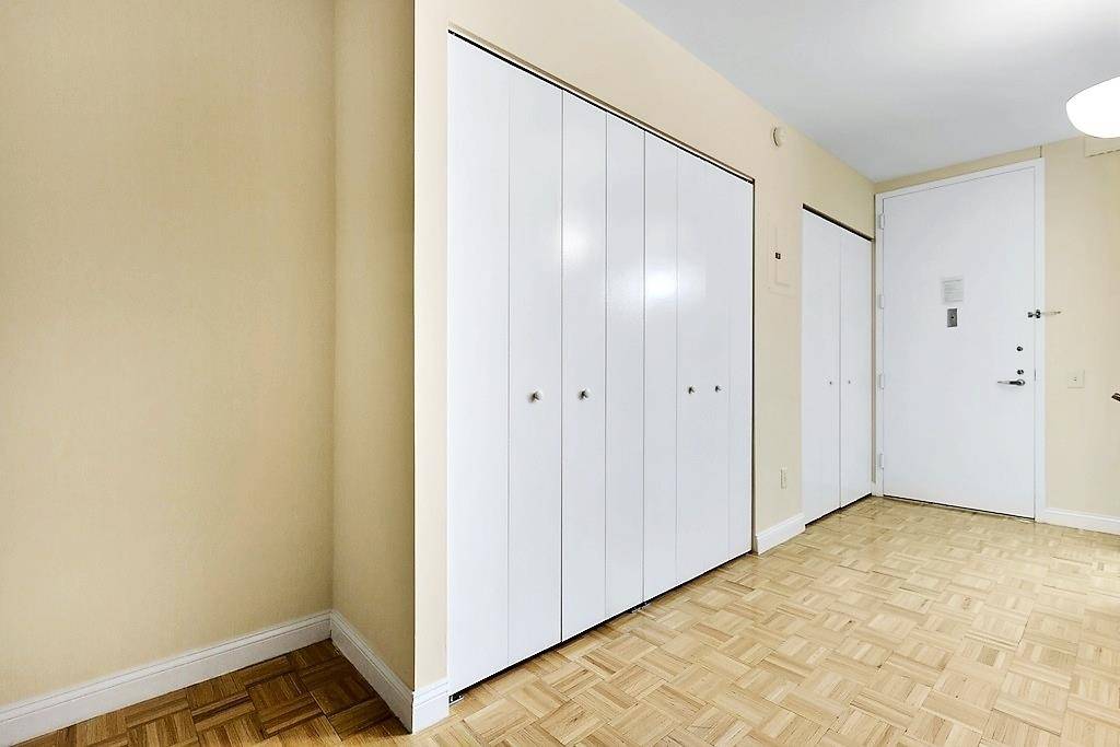 Manhattan, NY 10006,88 GREENWICH Street #527