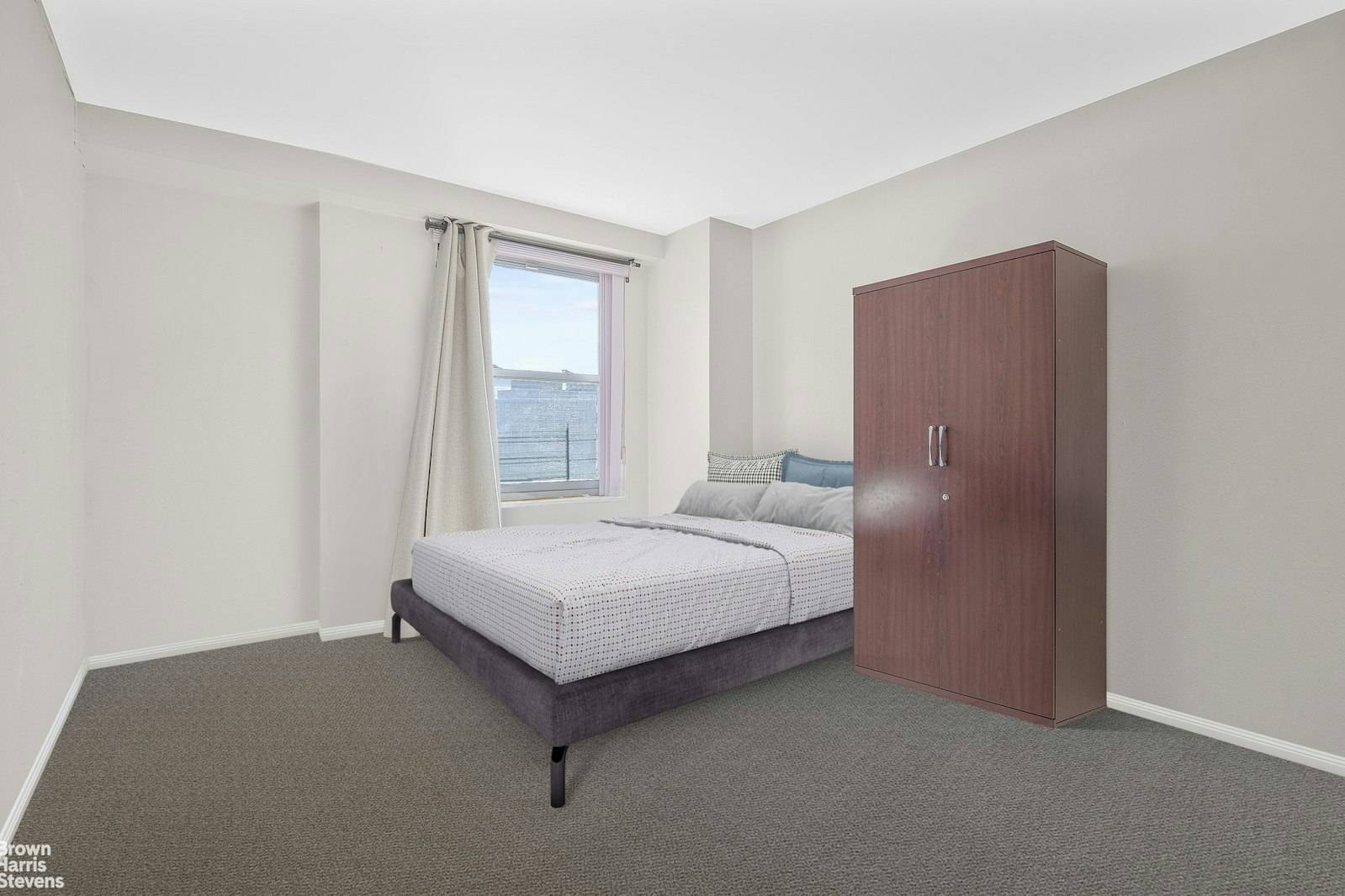 Queens, NY 11375,61-20 GRAND CENTRAL Parkway #A901
