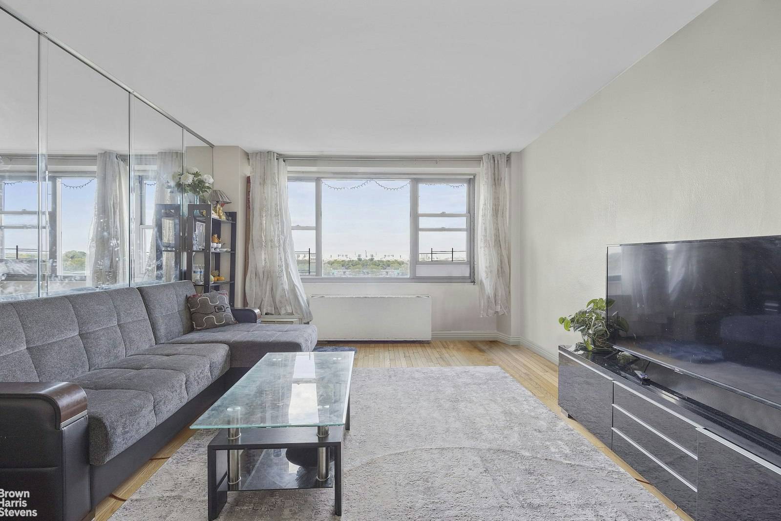 Queens, NY 11375,61-20 GRAND CENTRAL Parkway #A901