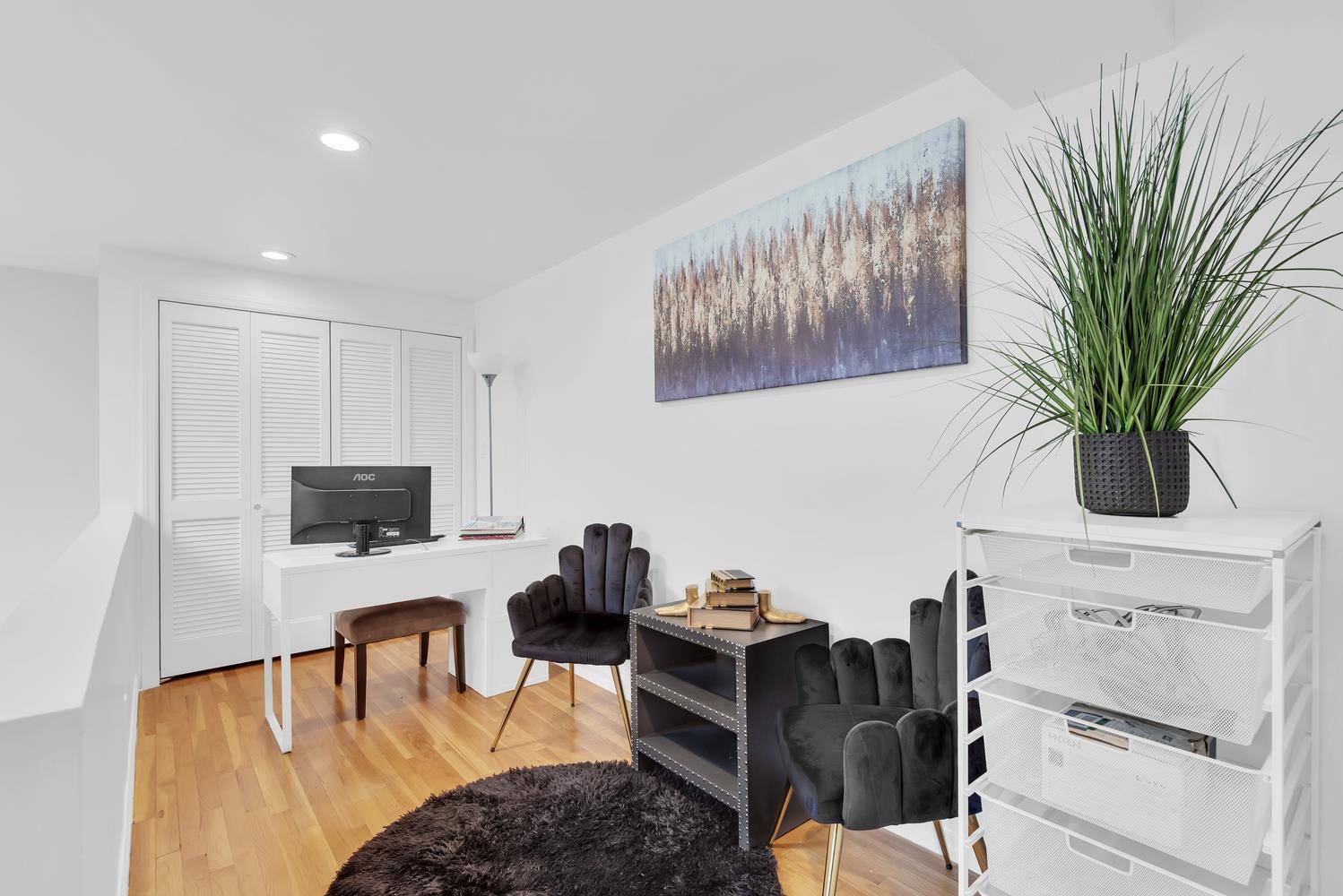 Manhattan, NY 10003,302 E 19TH Street #3B