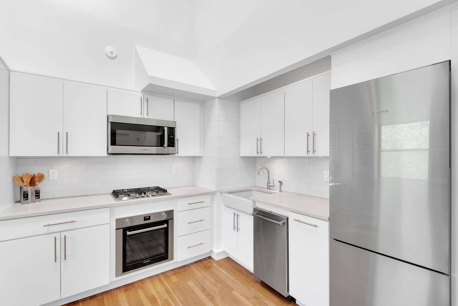 Manhattan, NY 10003,302 E 19TH Street #3B