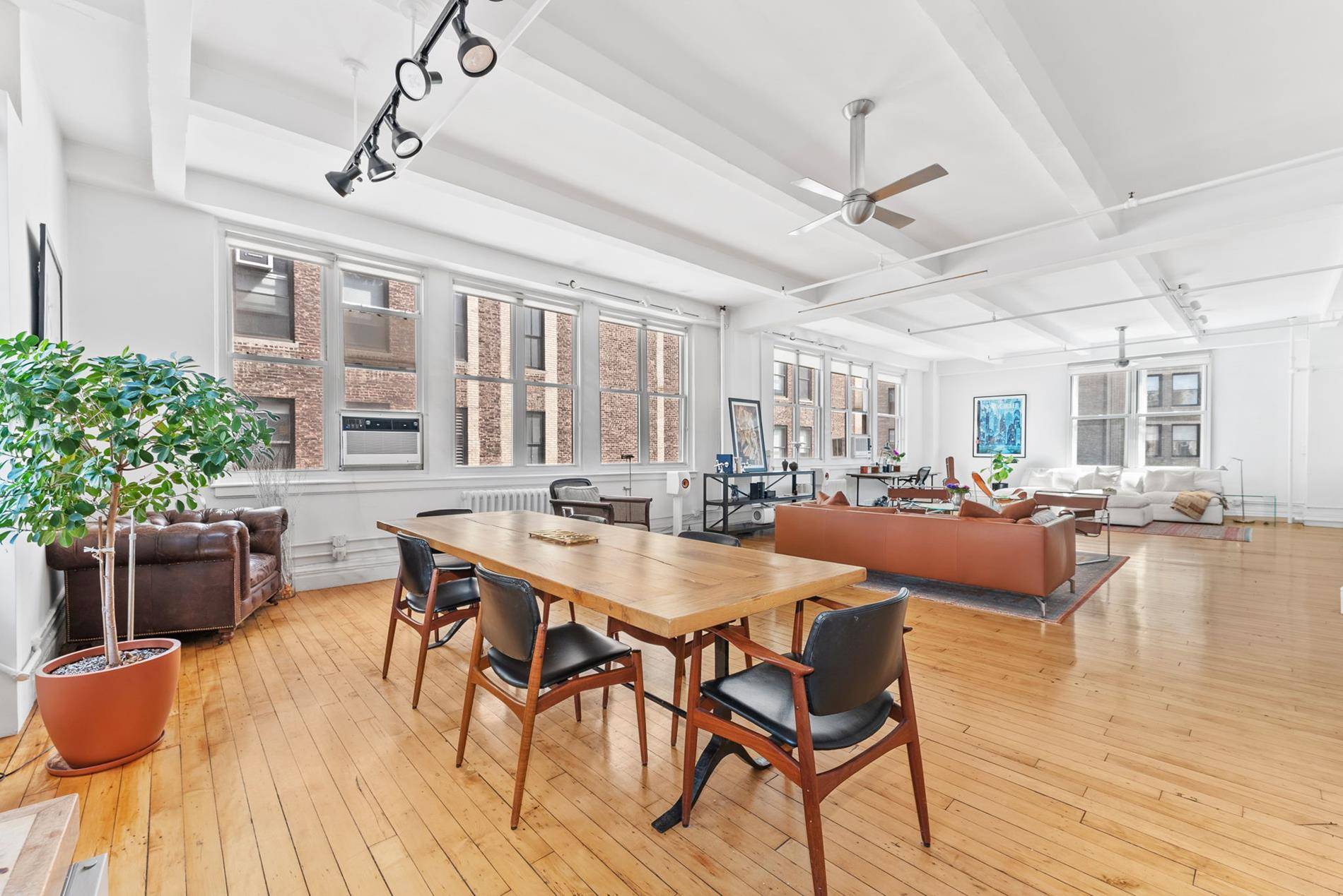 Manhattan, NY 10003,7 E 20th Street #11-R