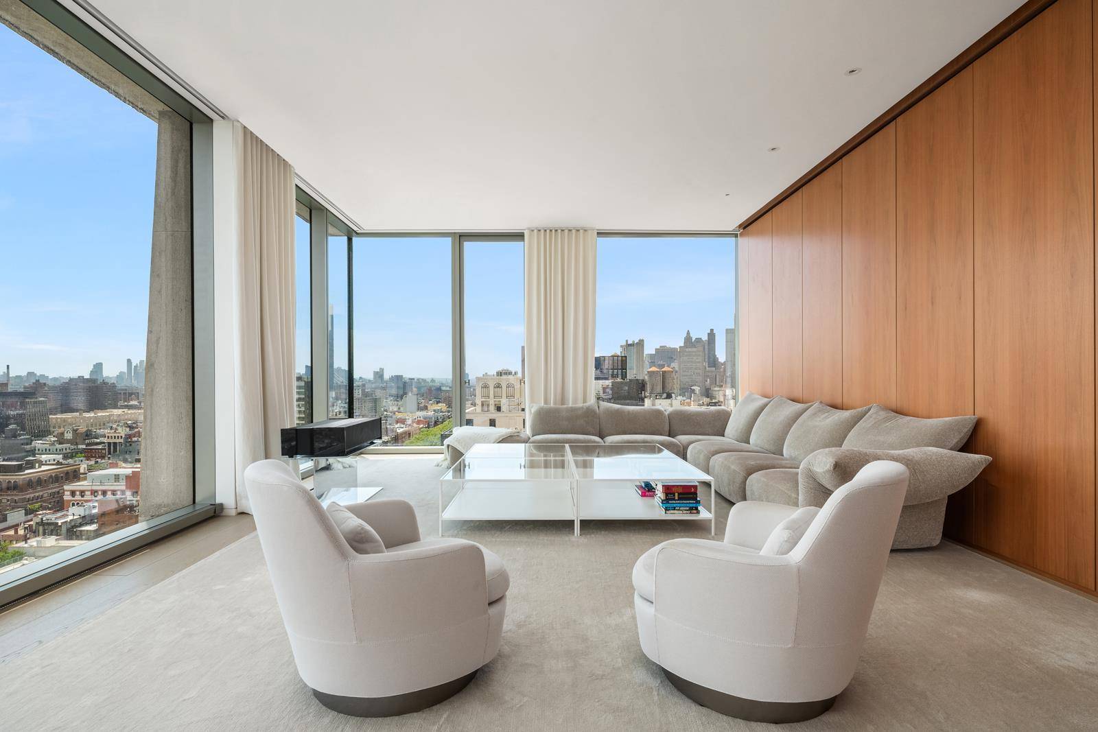 Manhattan, NY 10002,215 CHRYSTIE Street #27EAST
