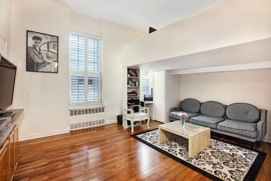 Manhattan, NY 10010,151 E 20th Street #2A