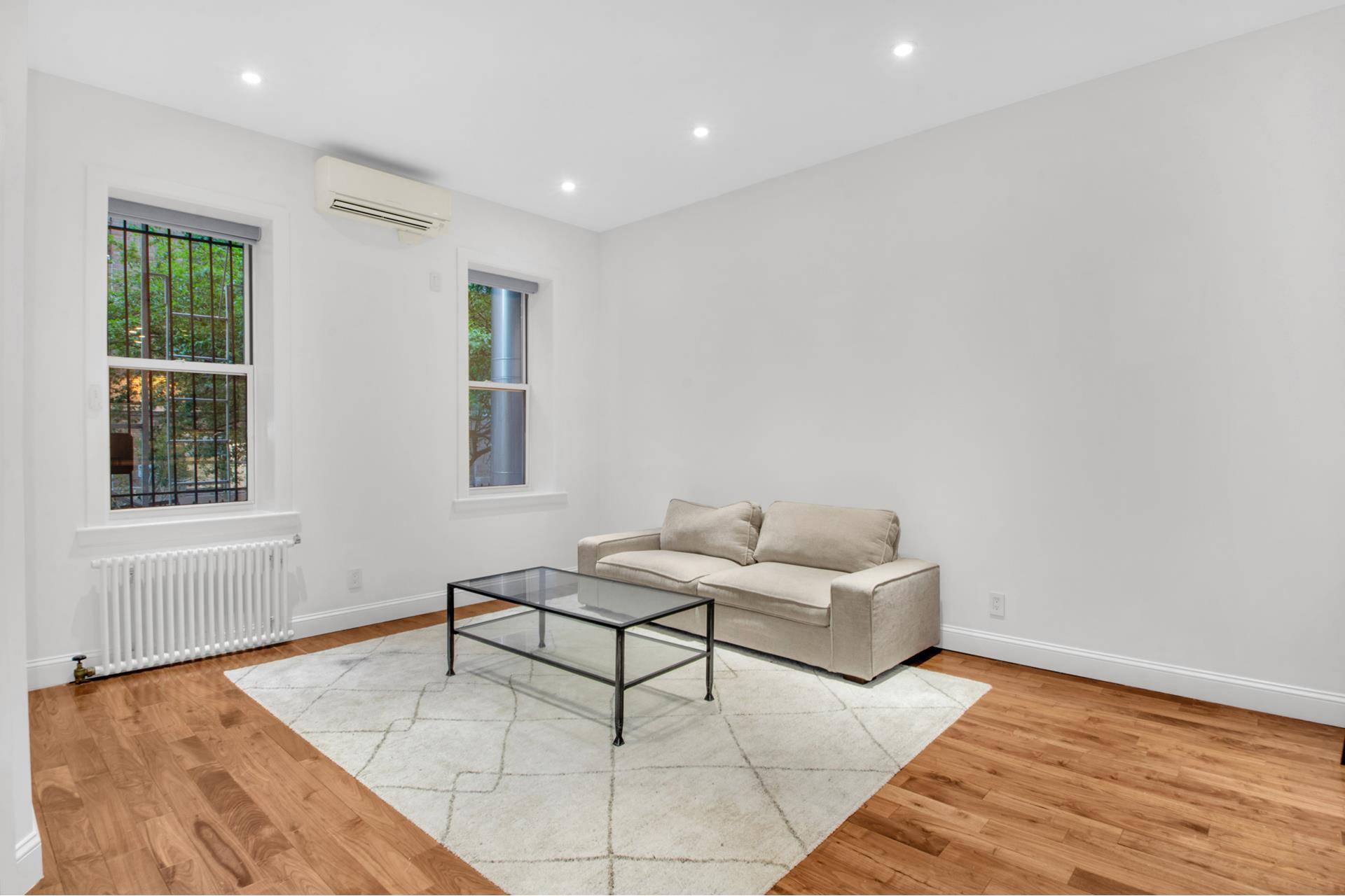 Manhattan, NY 10009,634 E 14TH Street #4