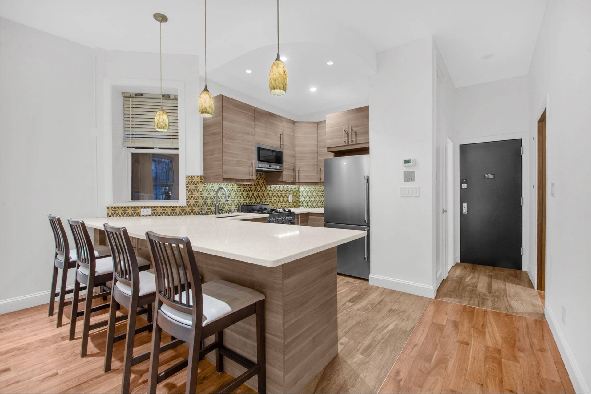 Manhattan, NY 10009,634 E 14TH Street #4