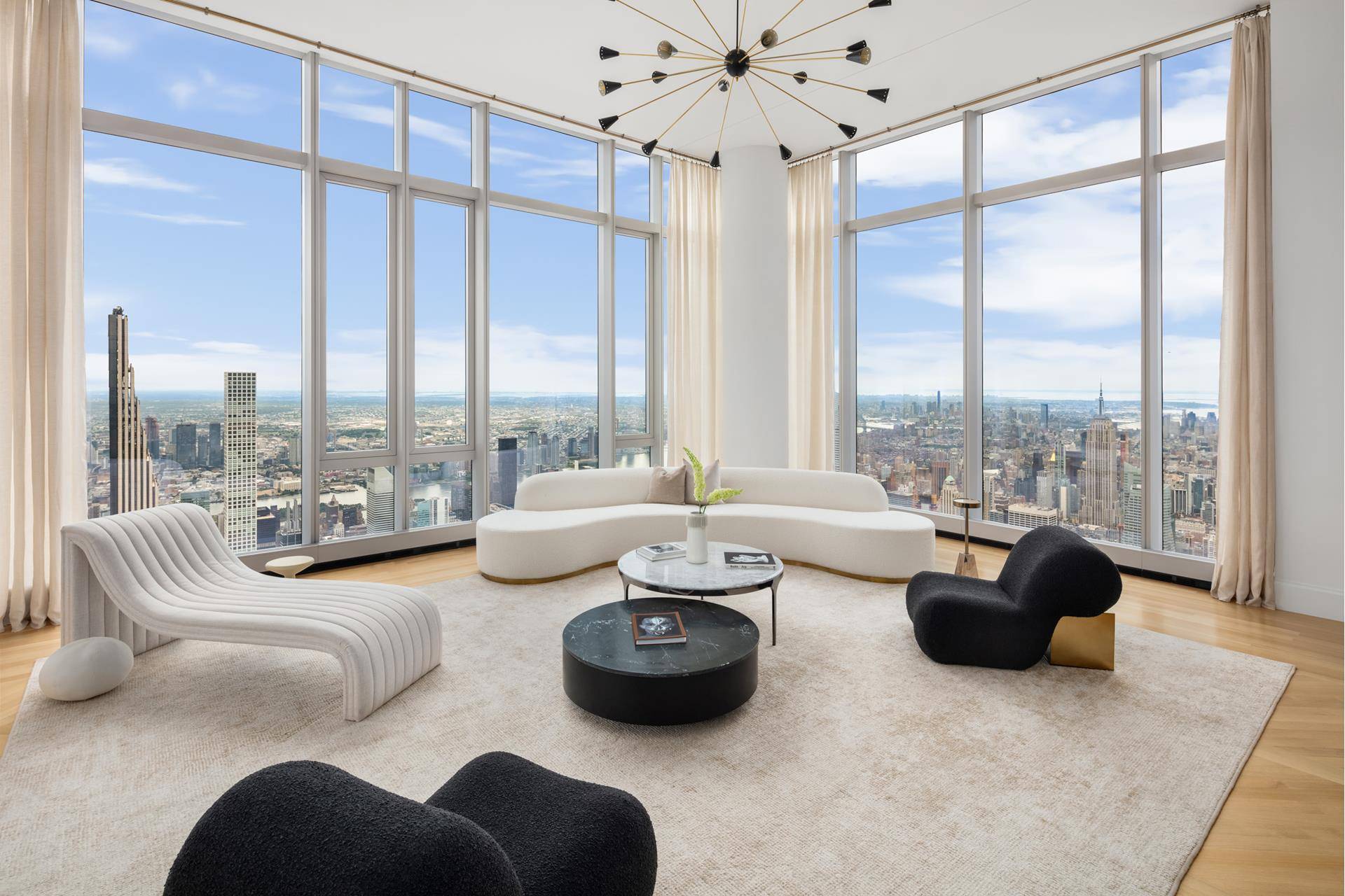 Manhattan, NY 10019,217 W 57TH Street #126