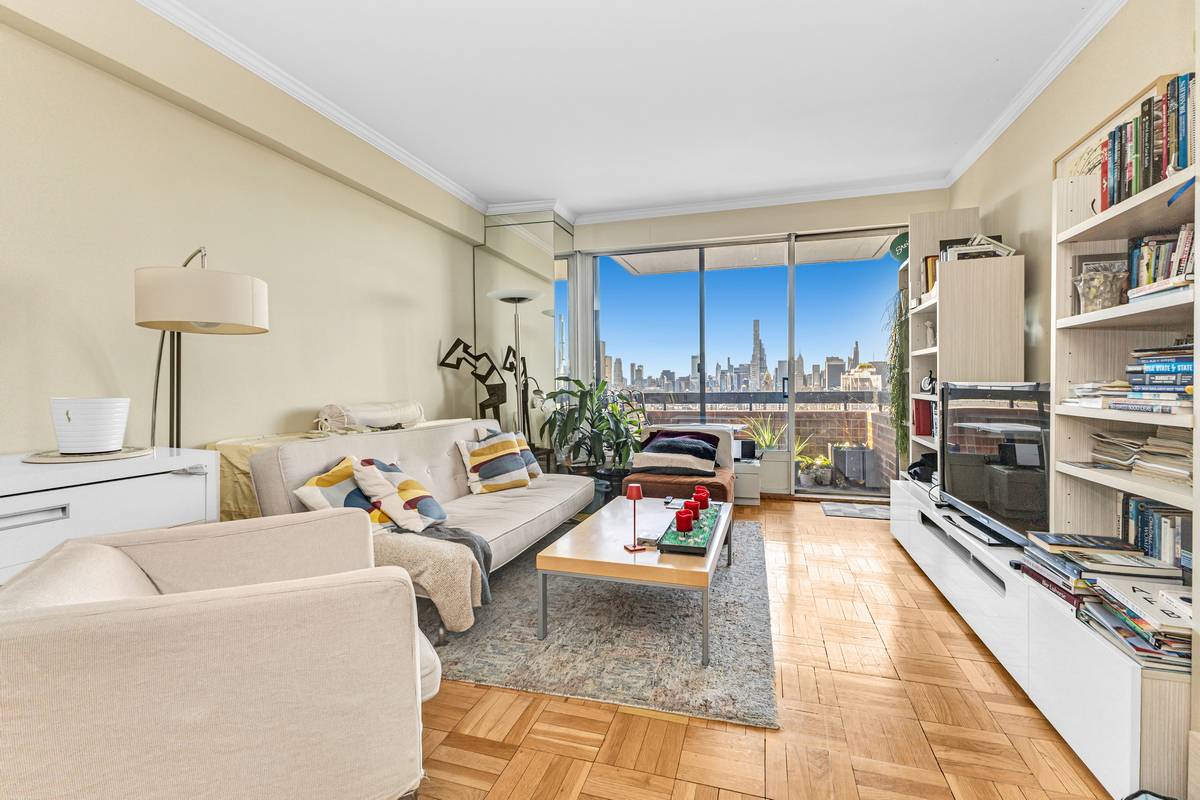 Manhattan, NY 10128,45 E 89TH Street #32A