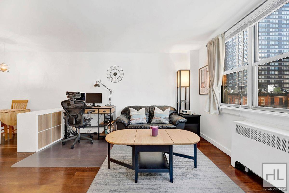 Manhattan, NY 10016,240 E 35th Street #5C