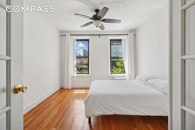 Manhattan, NY 10128,205 E 88th Street #4B