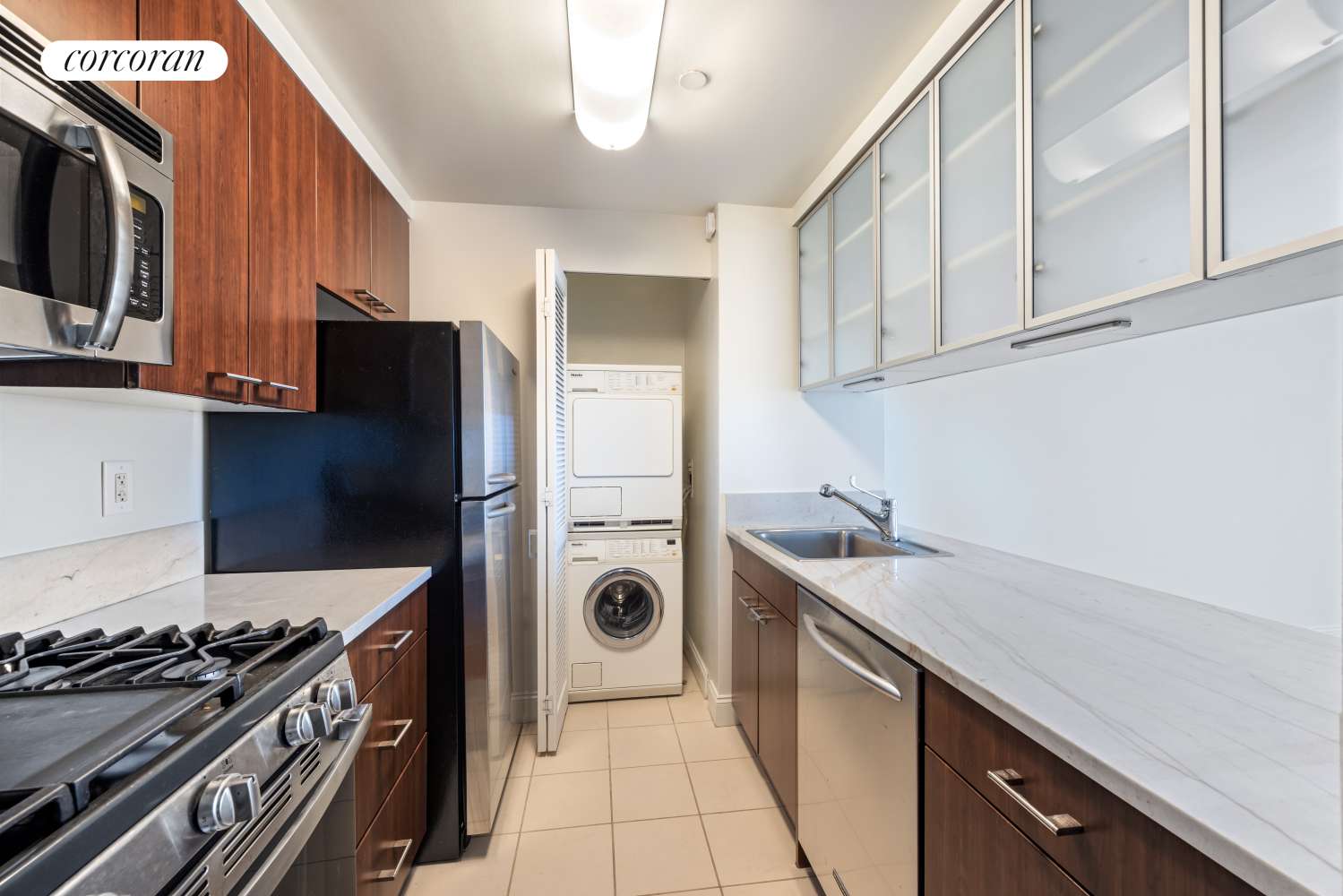 Manhattan, NY 10128,217 E 96TH Street #28N
