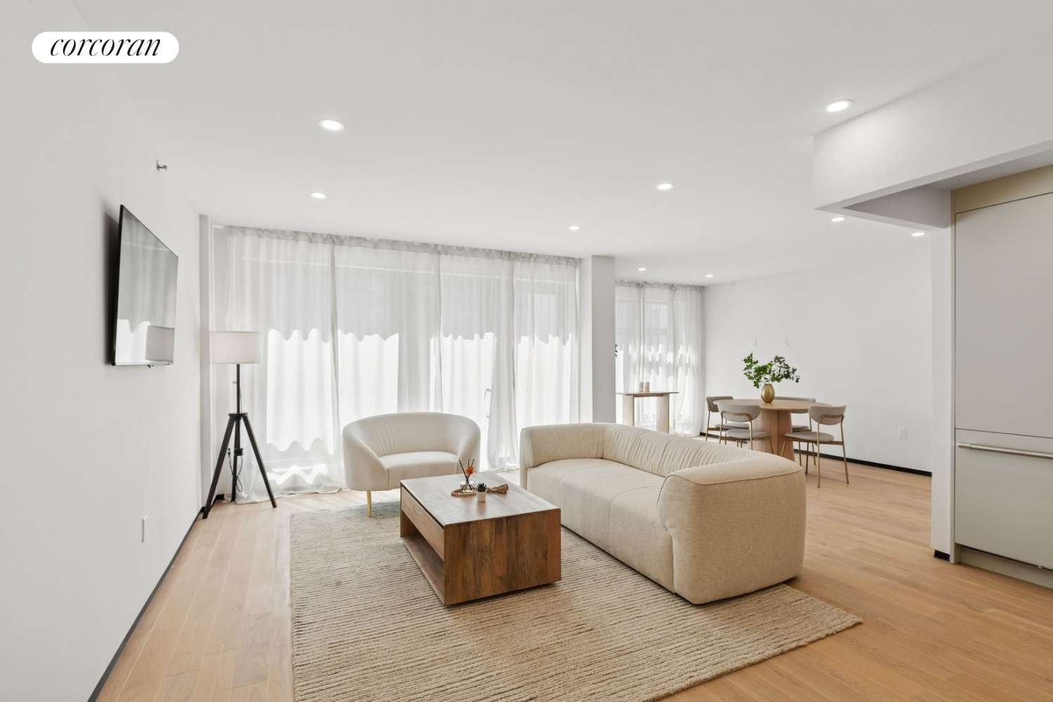 Manhattan, NY 10036,350 W 44TH Street #305