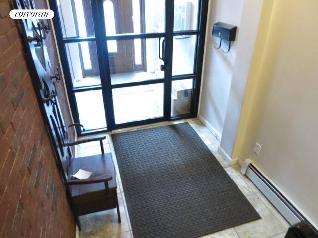 Brooklyn, NY 11206,194 VERNON Avenue #8UNITS