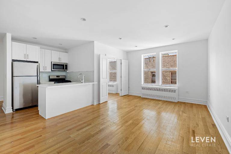 Manhattan, NY 10032,775 Riverside Drive #6B
