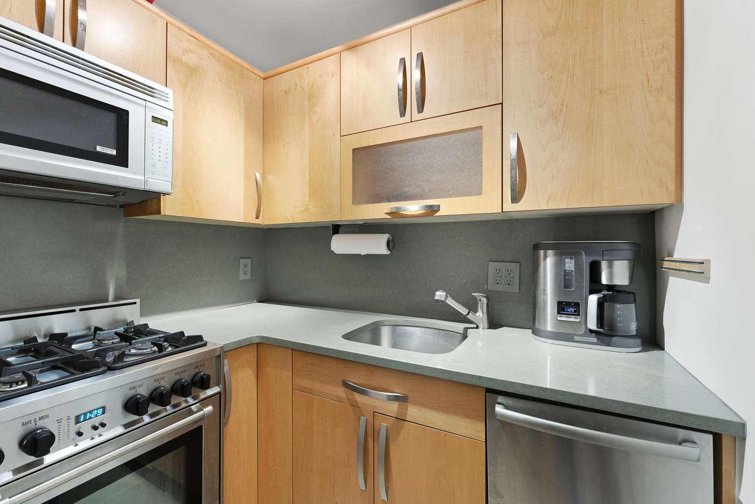 Manhattan, NY 10016,110 E 36TH Street #3C
