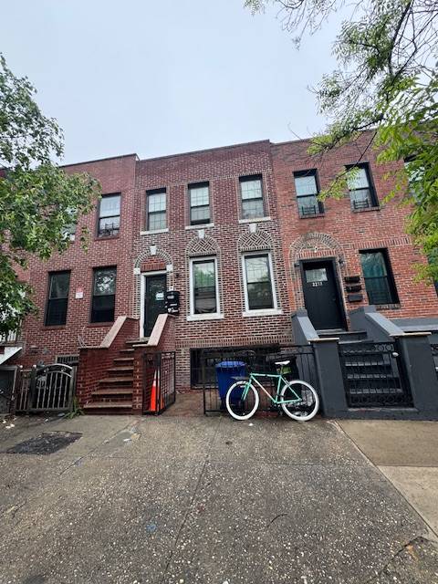 Brooklyn, NY 11233,2271A PACIFIC Street