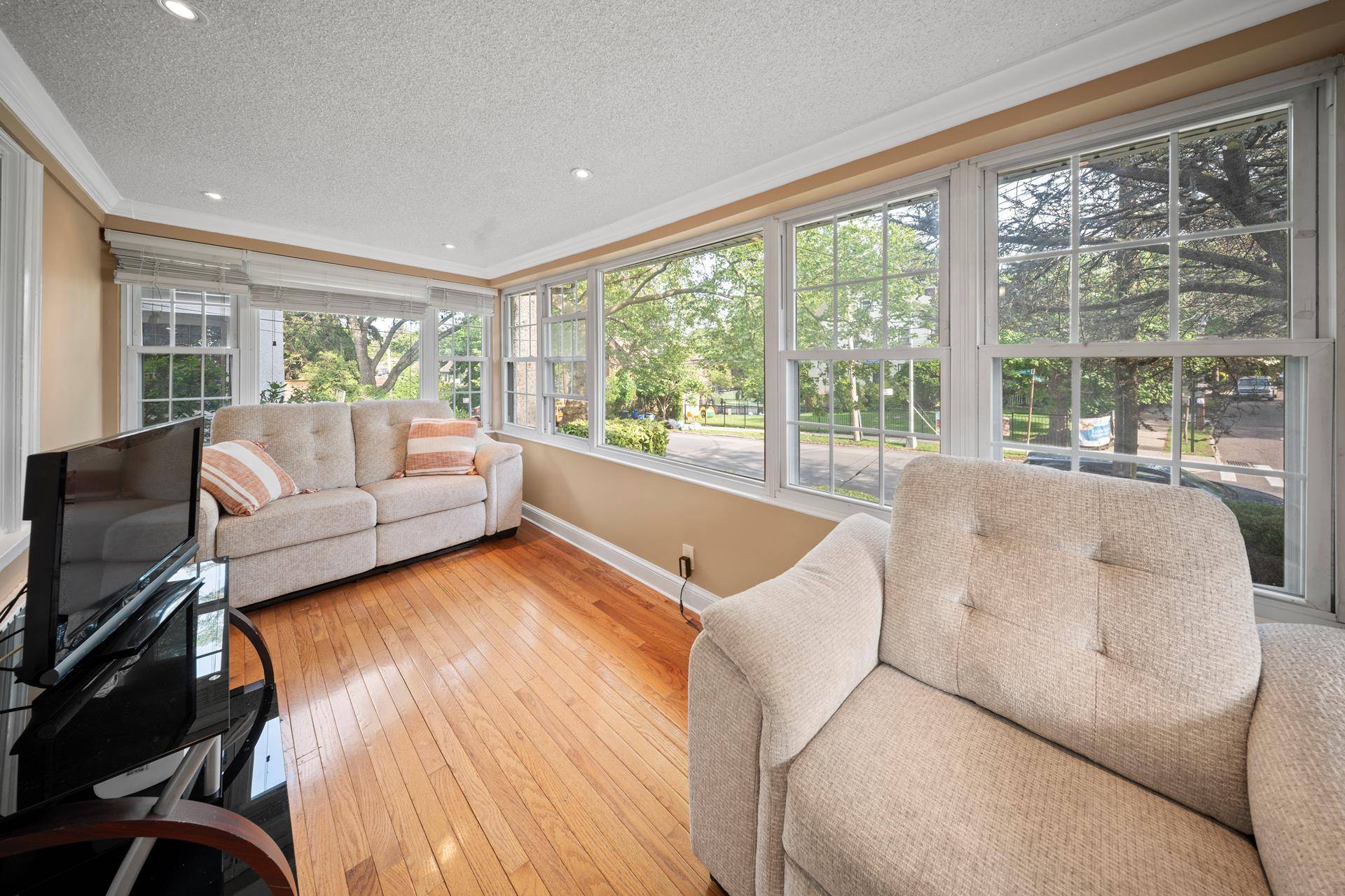 Queens, NY 11432,173-73 CROYDON Road