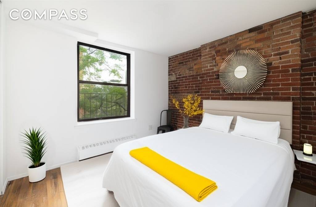 Manhattan, NY 10014,15 Jones Street #5H