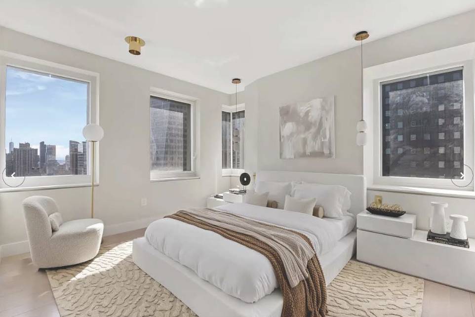 Manhattan, NY 10036,70 W 45TH Street #35B