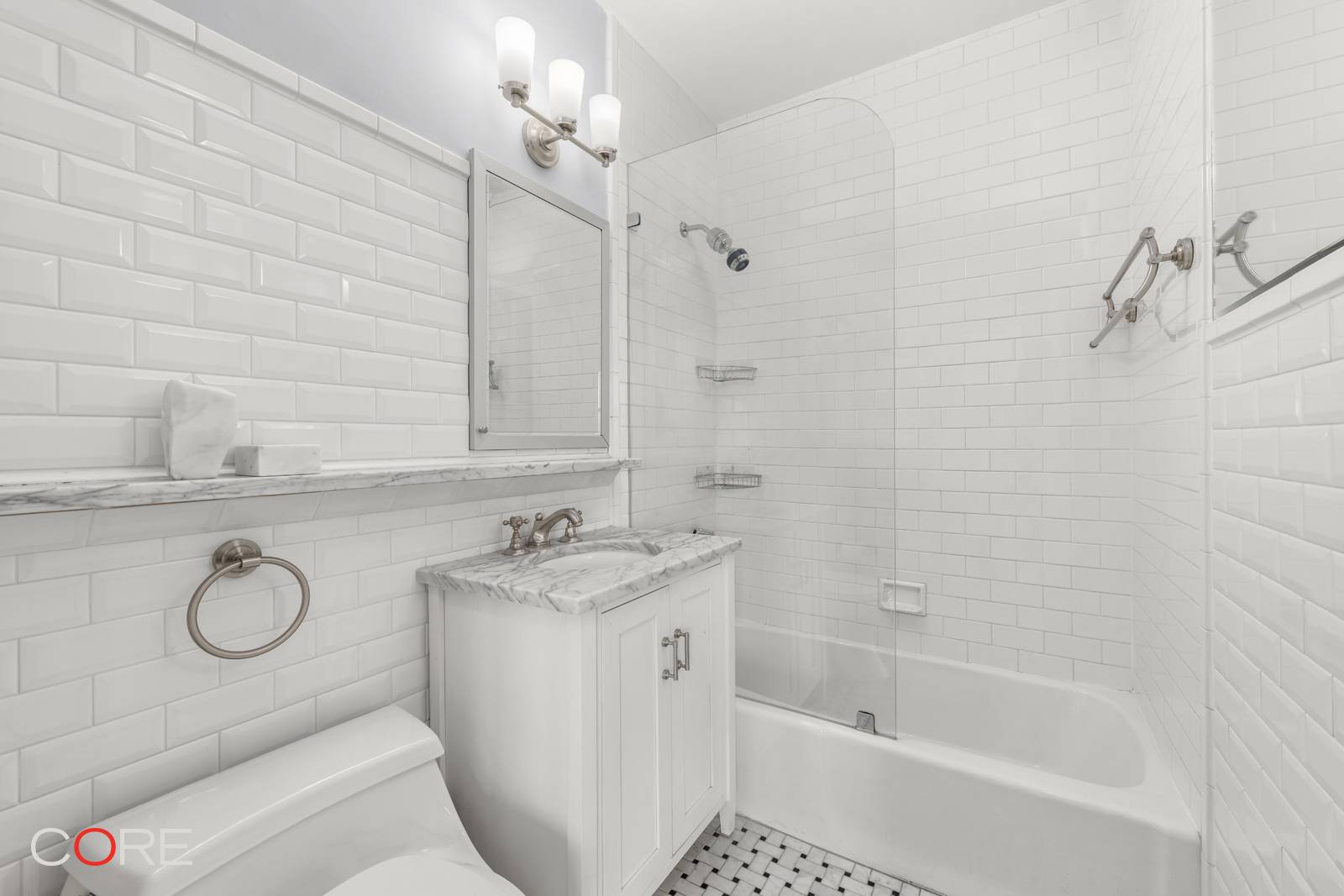 Manhattan, NY 10003,201 E 17th Street #32A