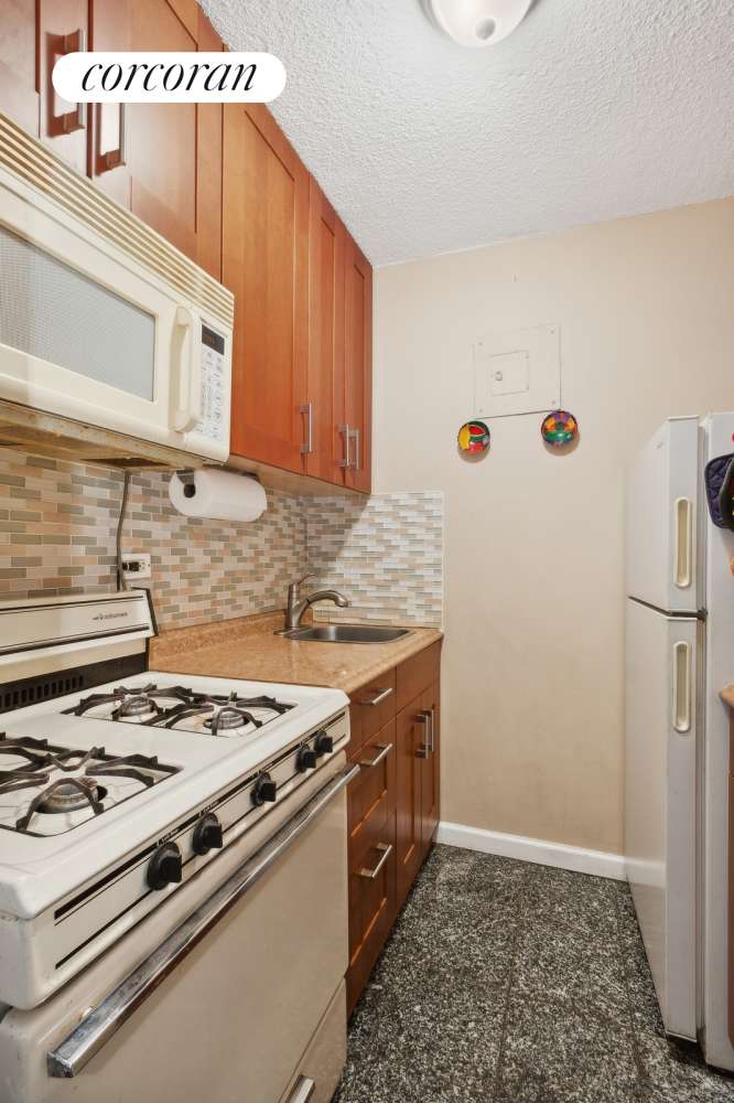 Queens, NY 11377,39-60 54TH Street #B3