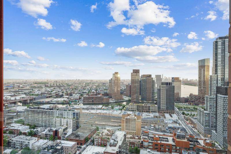 Queens, NY 11109,4-74 48th Avenue #38-H