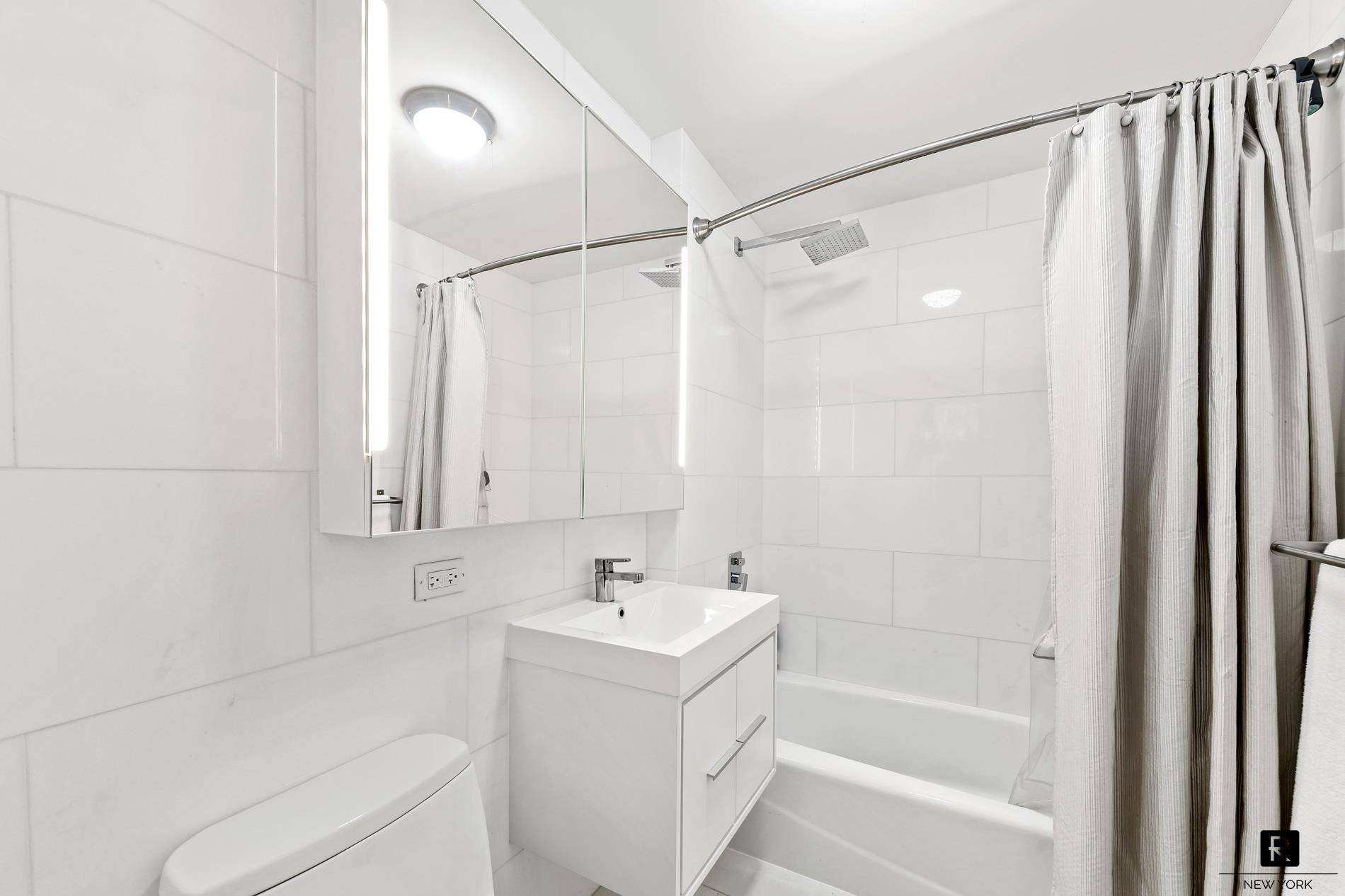 Manhattan, NY 10282,212 Warren Street #1-A