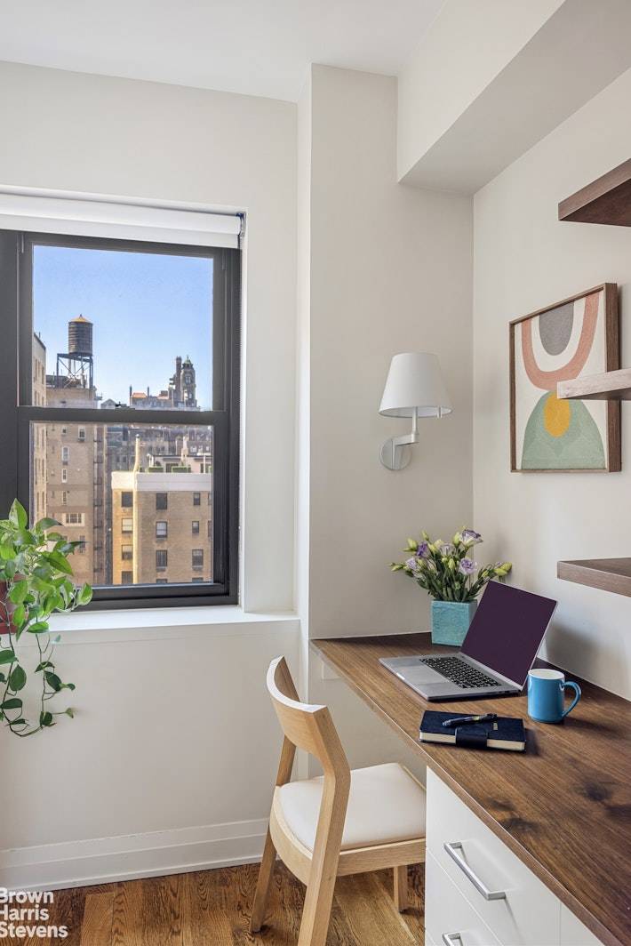 Manhattan, NY 10021,165 E 72ND Street #14M