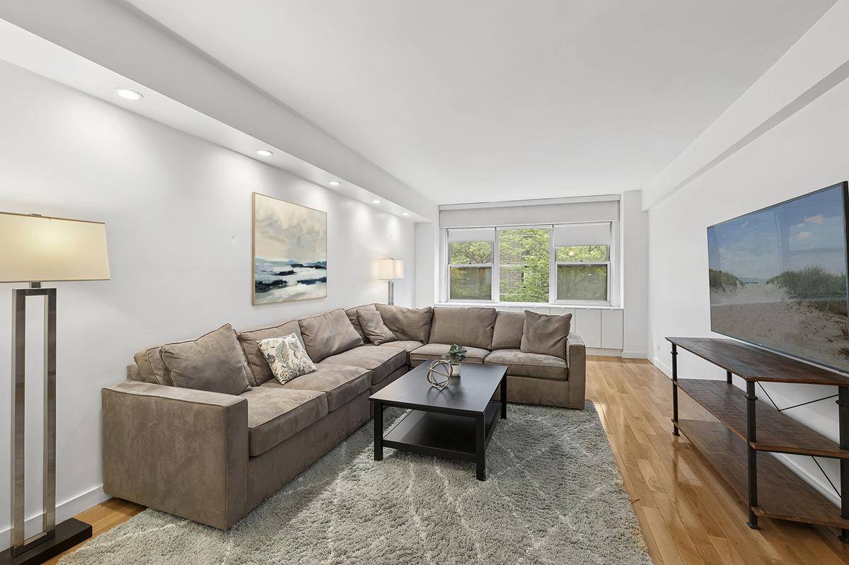 Manhattan, NY 10017,310 E 49th Street #4-D