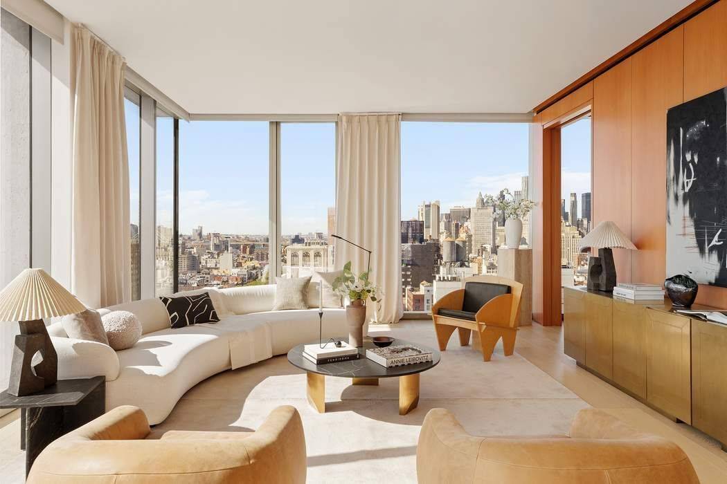 Manhattan, NY 10002,215 Chrystie Street #28E