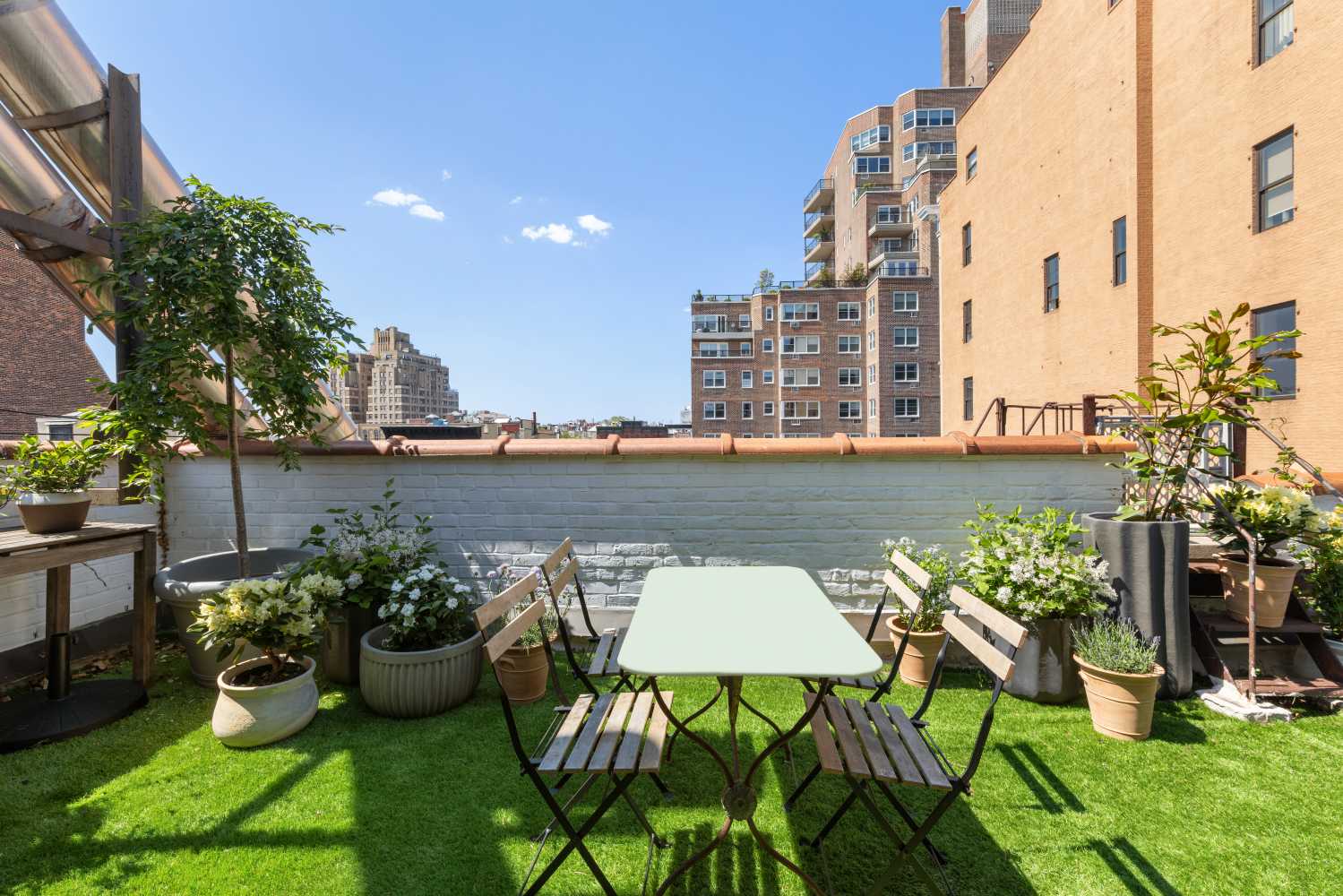 Manhattan, NY 10014,15 JONES Street #6A