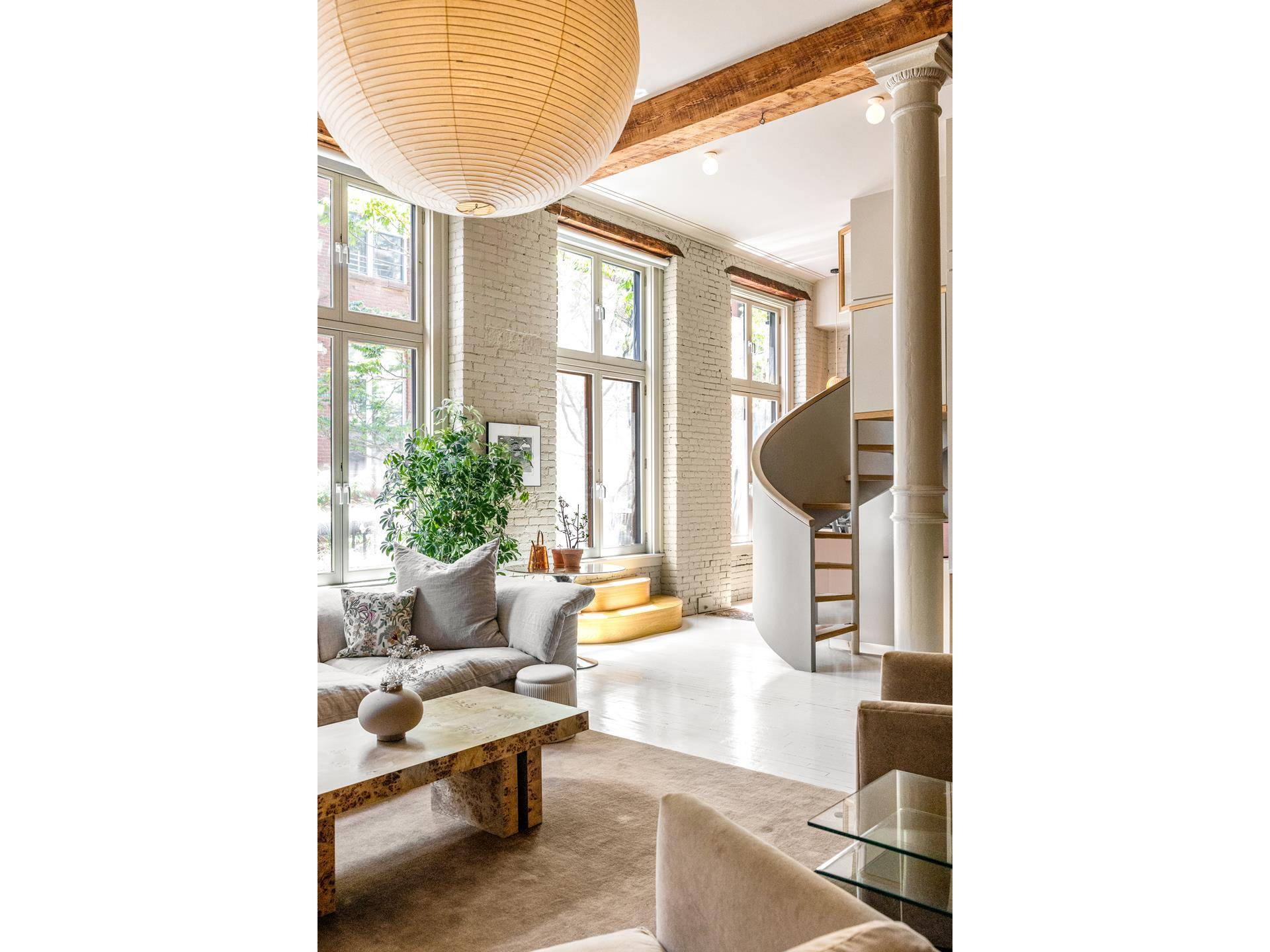 Manhattan, NY 10012,132 GREENE Street #3R