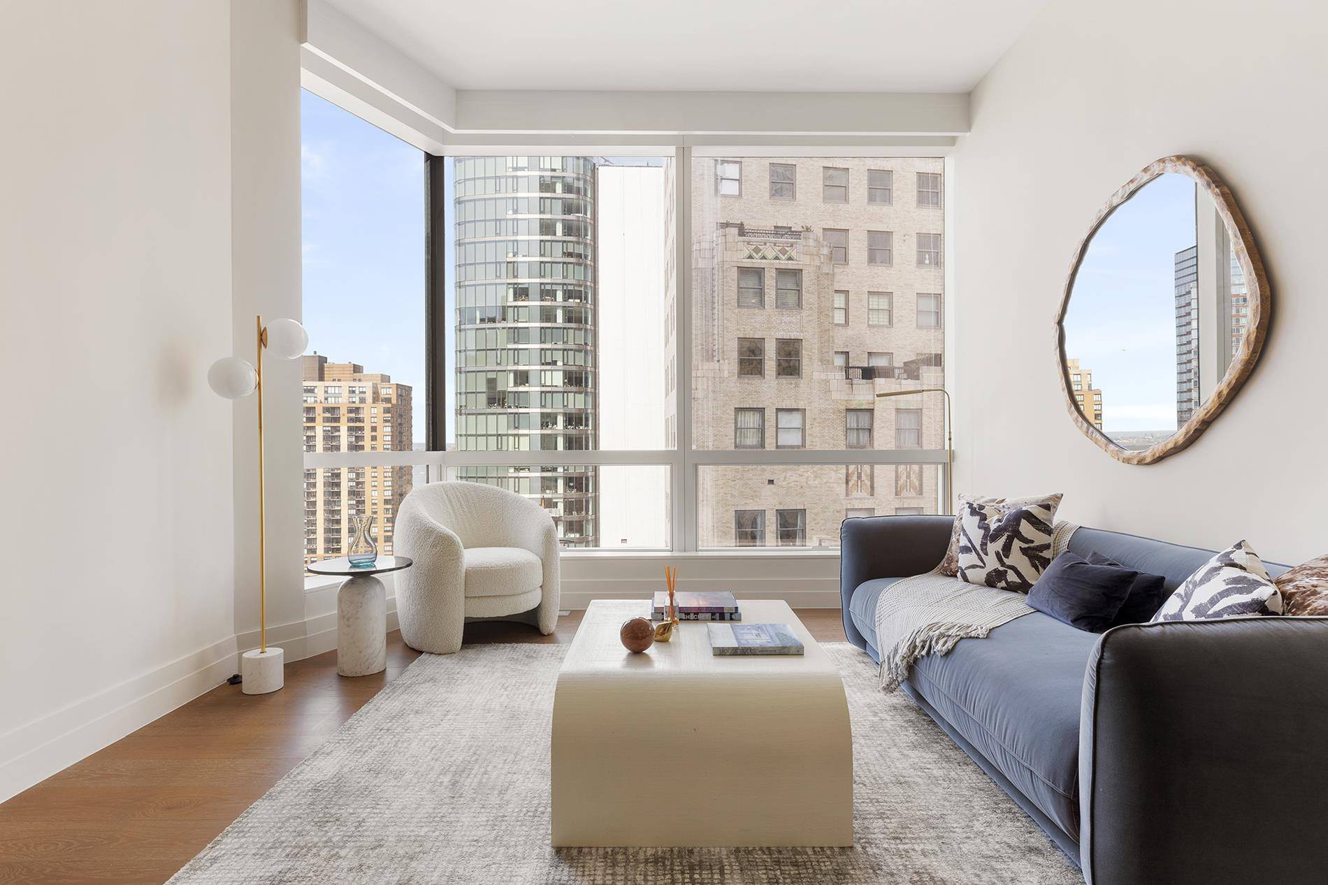 Manhattan, NY 10006,77 Greenwich Street #26-C