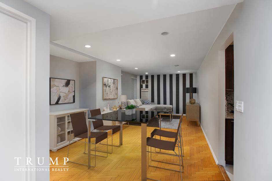 Manhattan, NY 10019,106 Central Park S #8-B