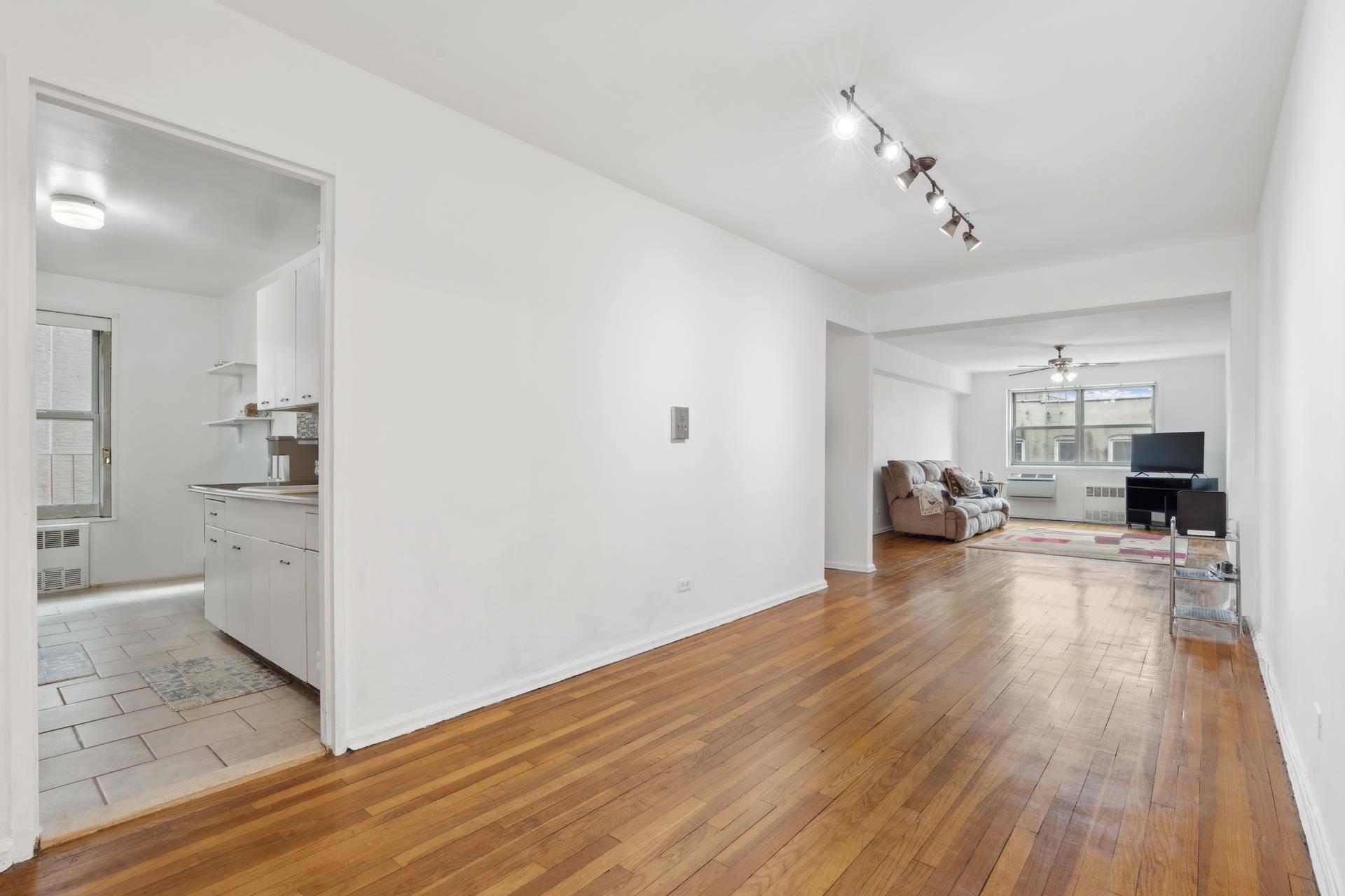Bronx, NY 10456,1010 SHERMAN Avenue #4A