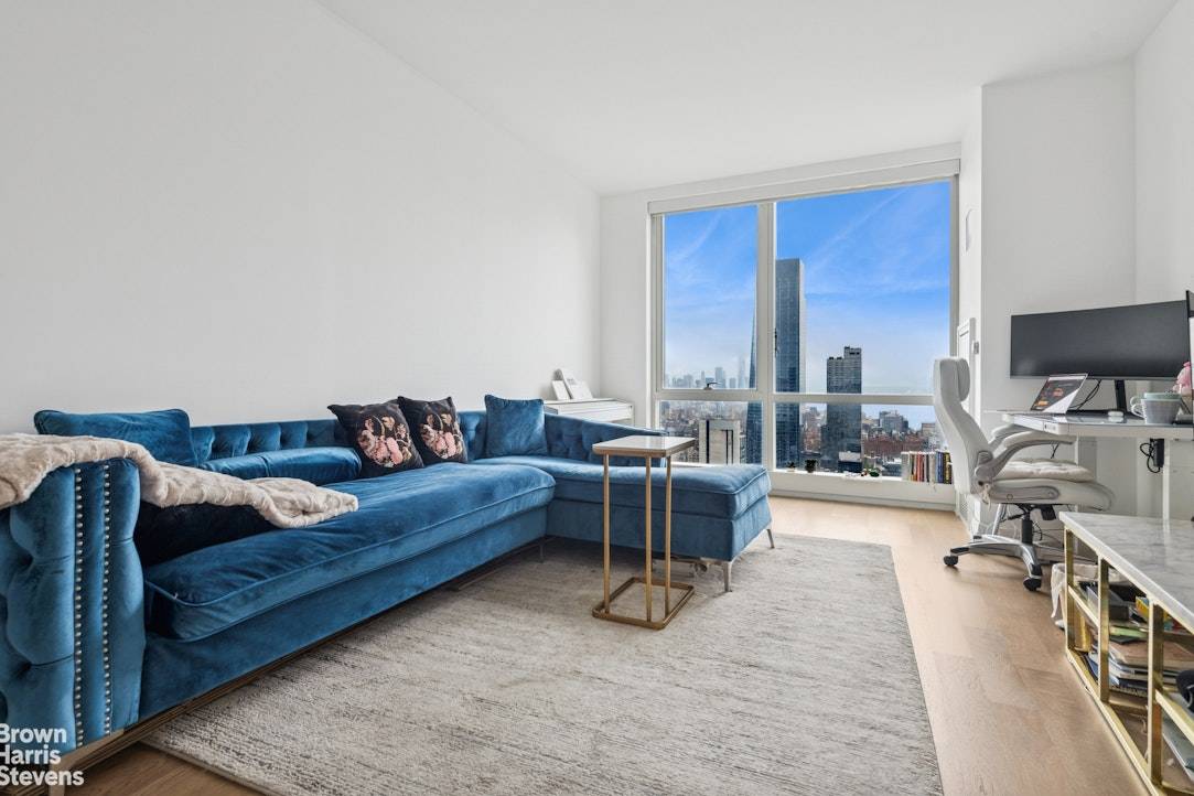 Manhattan, NY 10036,460 W 42ND Street #58G