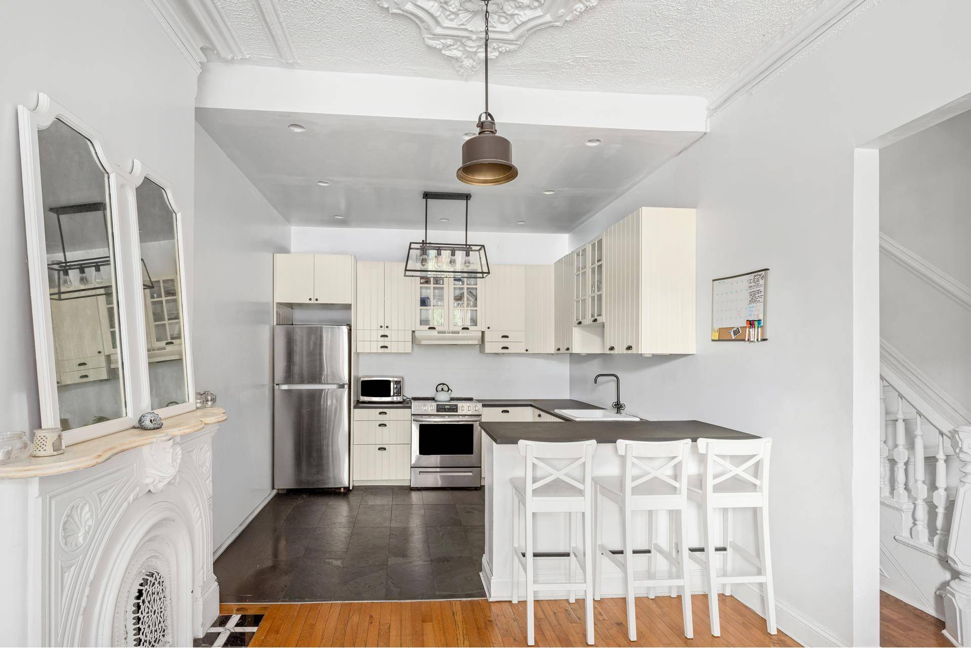 Brooklyn, NY 11221,638 MONROE Street