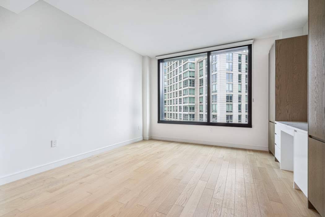 Queens, NY 11101,45-30 Pearson Street #6F