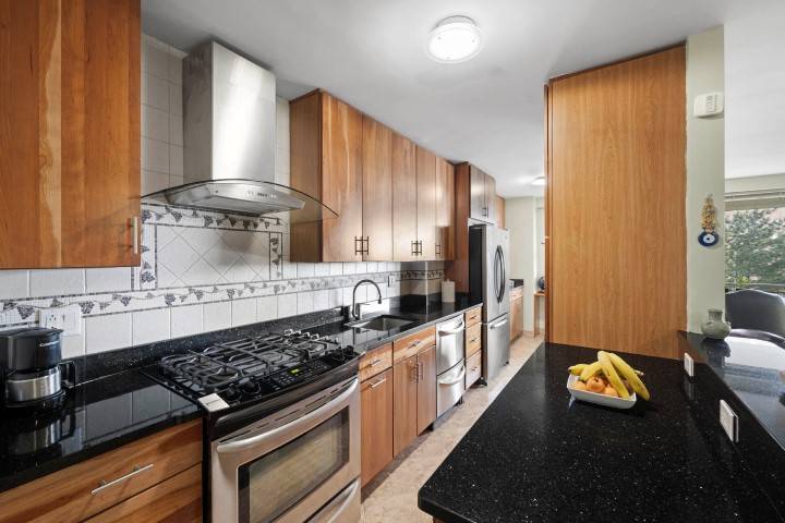 Bronx, NY 10471,5700 ARLINGTON Avenue #6W