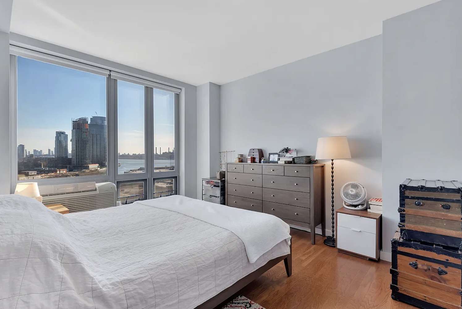 Queens, NY 11101,549 BORDEN Avenue #9K