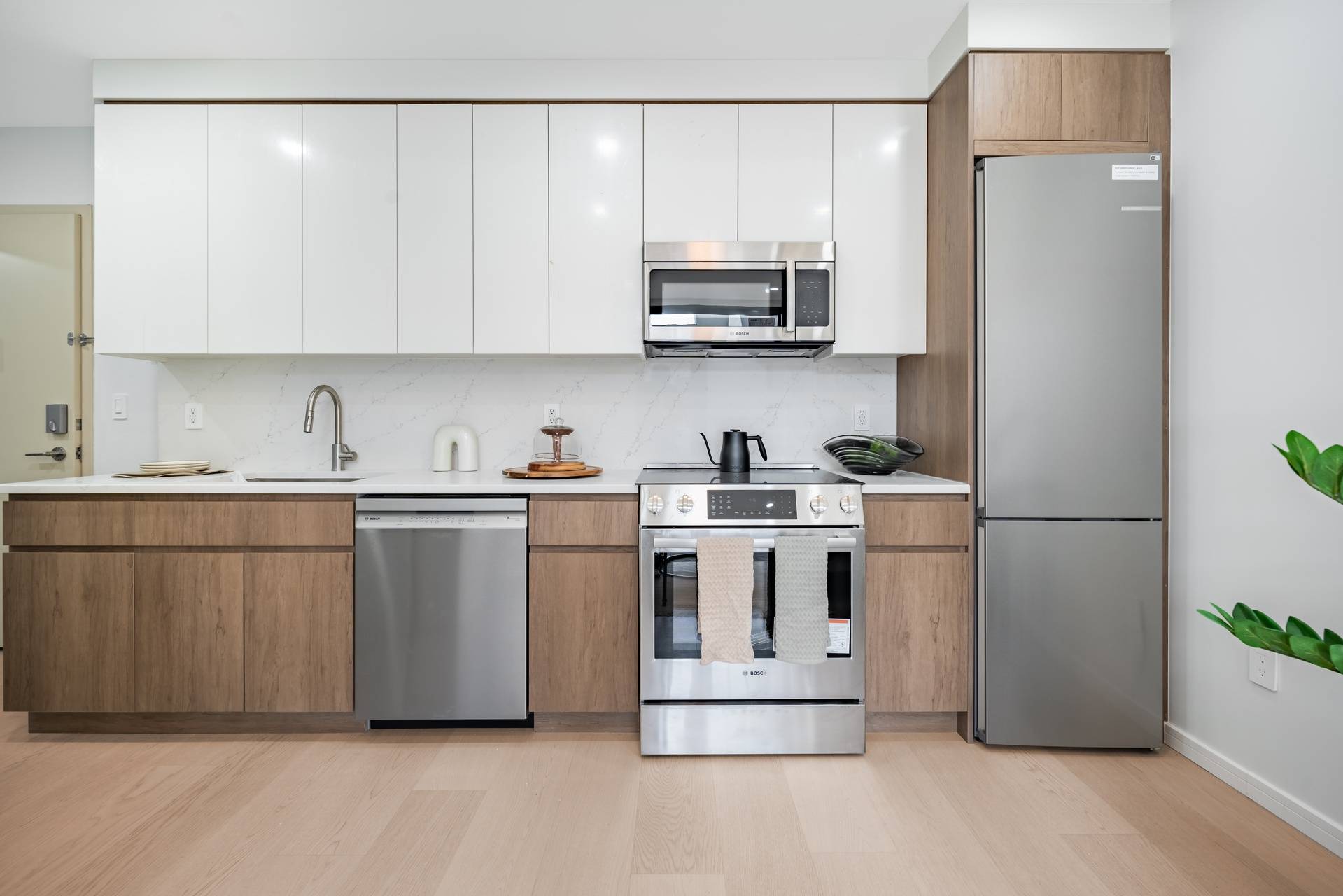 Queens, NY 11101,11-52 44th Drive #A-2