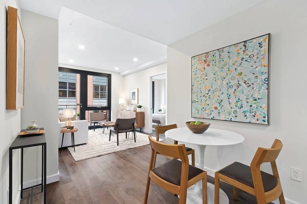 Queens, NY 11101,41-14 27th Street #2-B