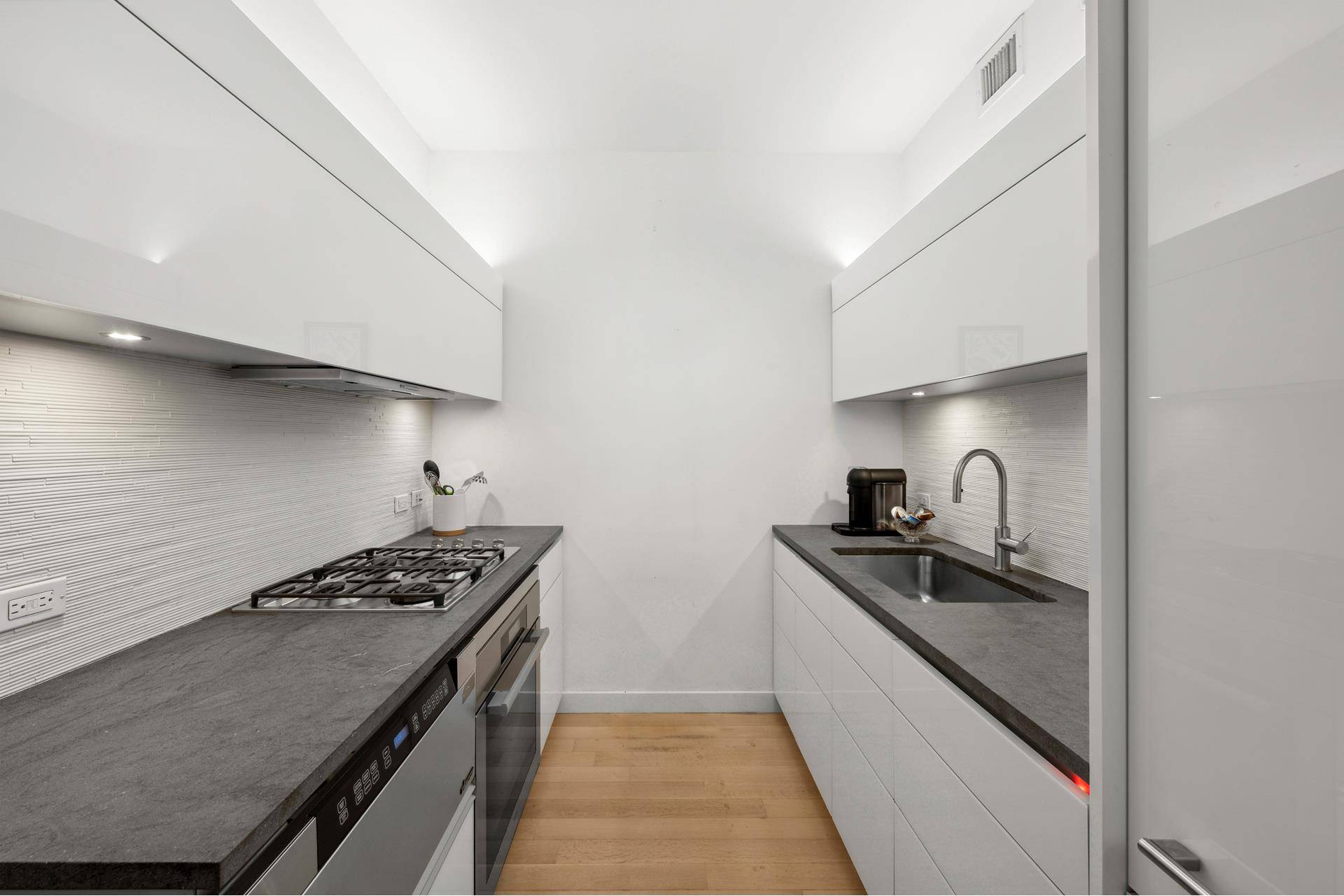 Manhattan, NY 10016,241 5TH Avenue #5C